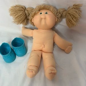 vintage Hasbro Cabbage Patch Kids doll (blue shoes included)